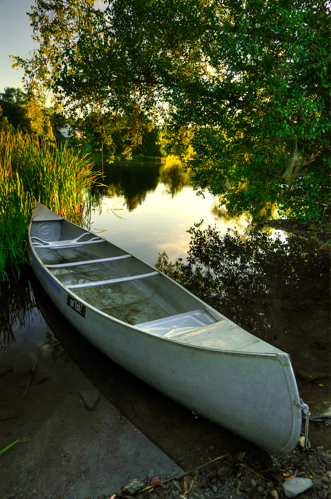 Lone Canoe (user submitted)