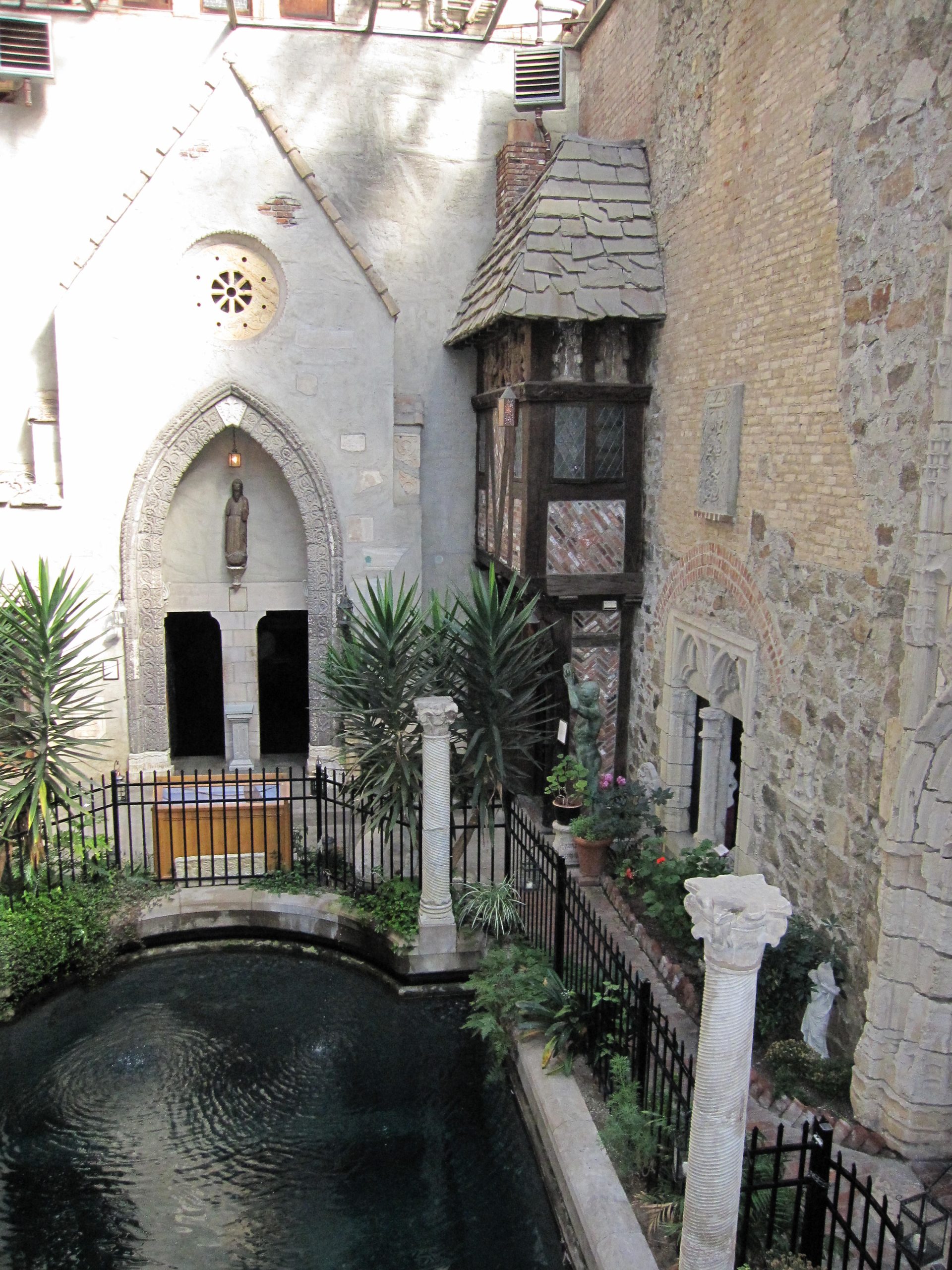 Hammond Castle Inner Courtyard (user submitted)