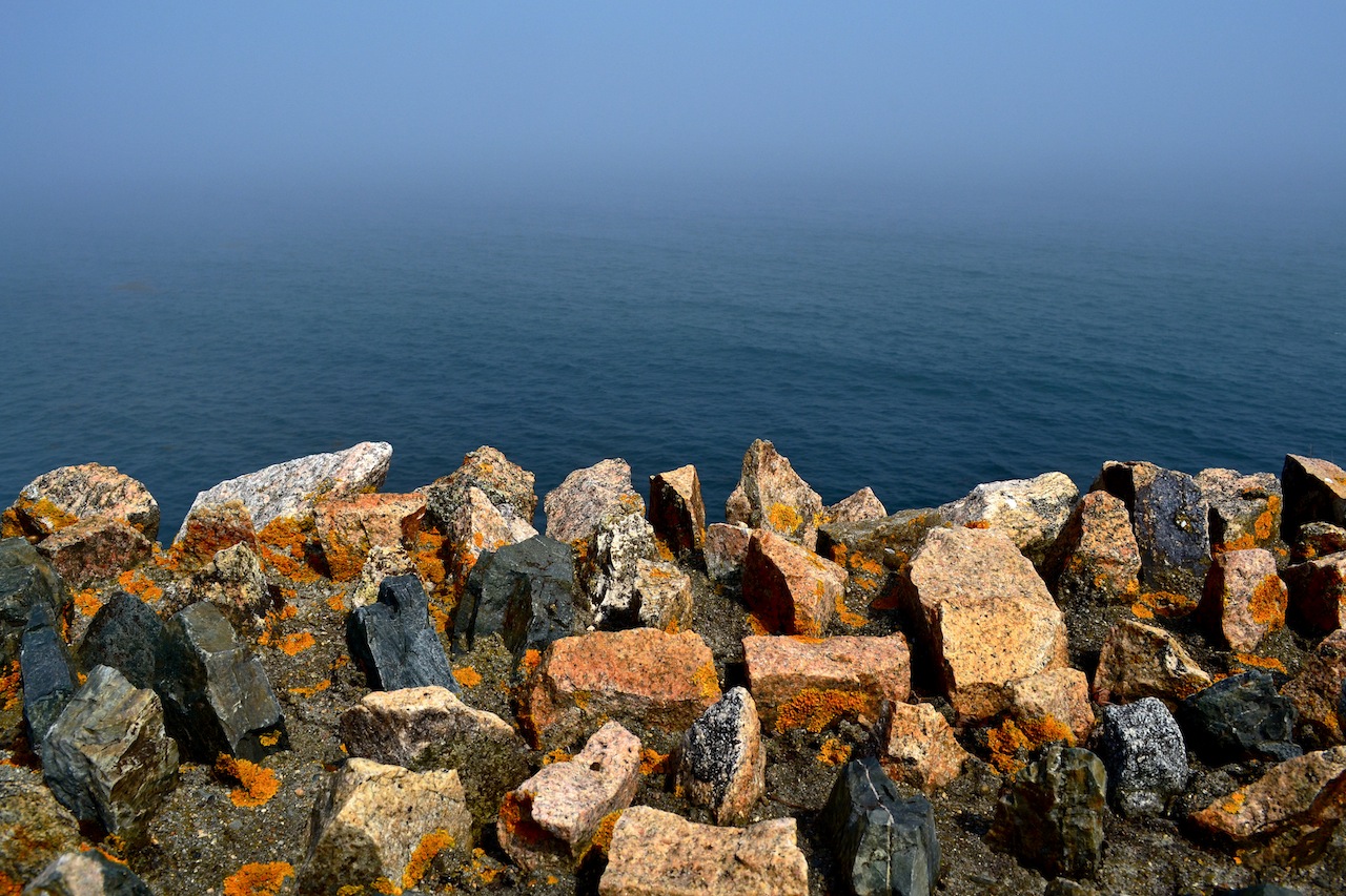 The Wall Looking Down On The Misty Ocean (user submitted)