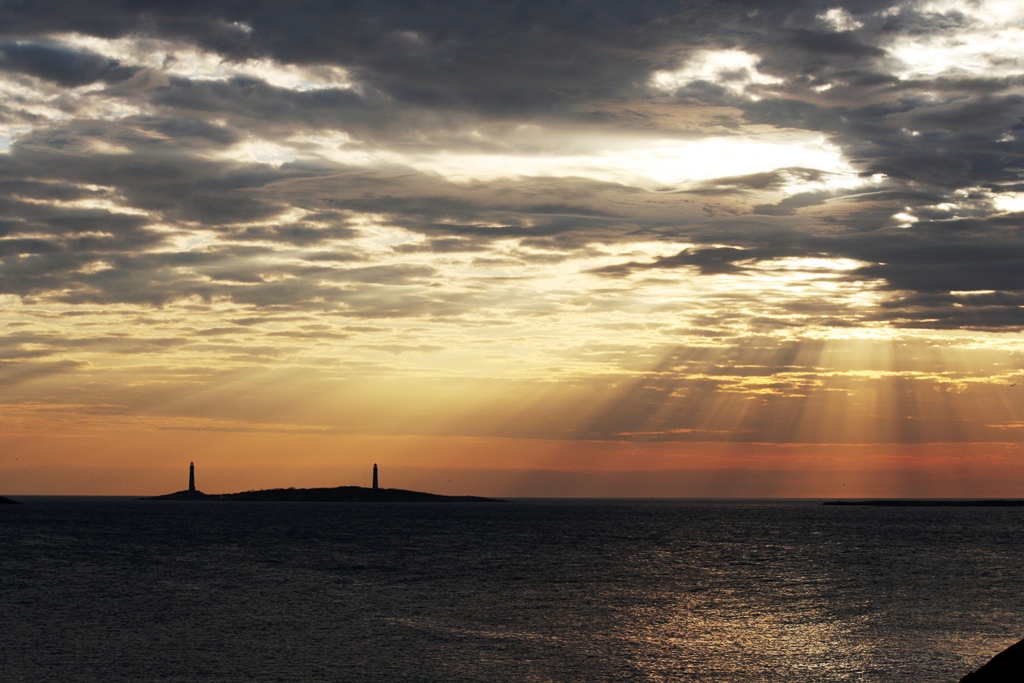 Rays Over Cape Ann Light (user submitted)