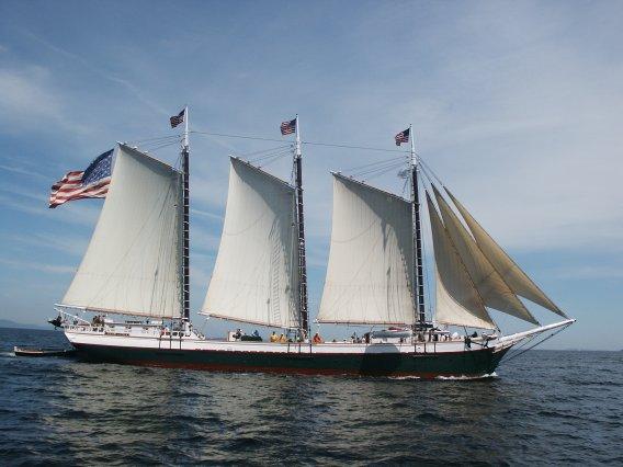 Schooner Victory Chimes &#8211; July 4, 2005 (user submitted)