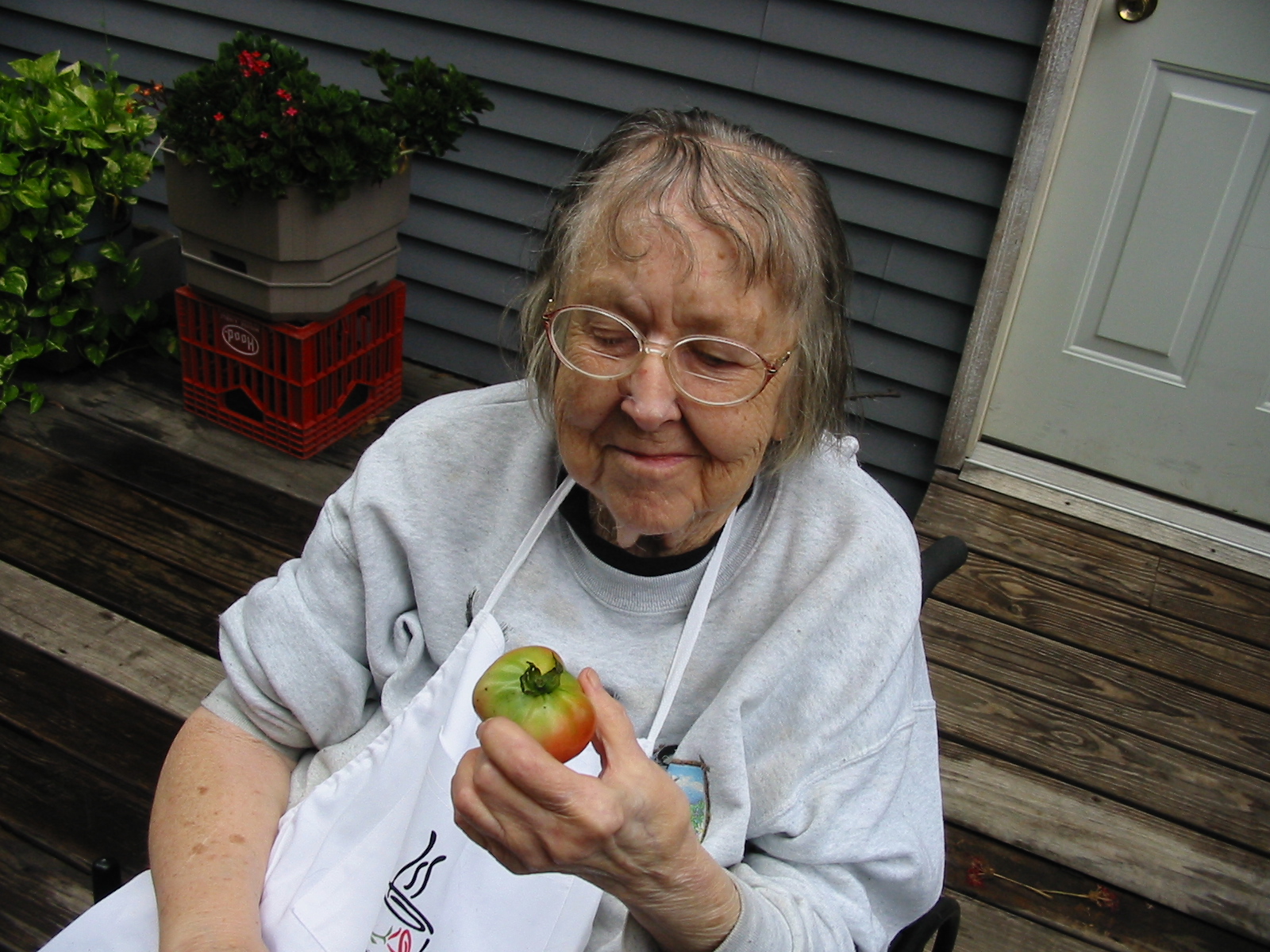 Yankee Woman &amp; Her Tomato (user submitted)