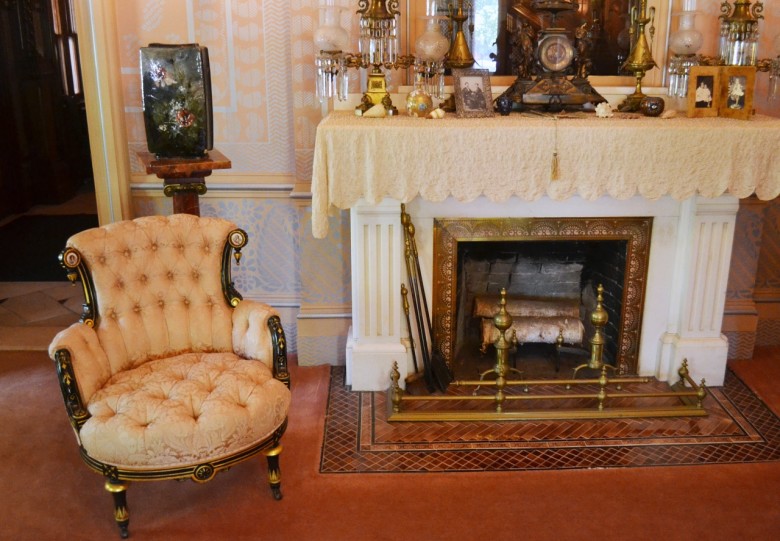 Fanning off from the entrance hall are the drawing room, dining room, and library. Pictured here is the drawing room, a bright and colorful place to receive guests.