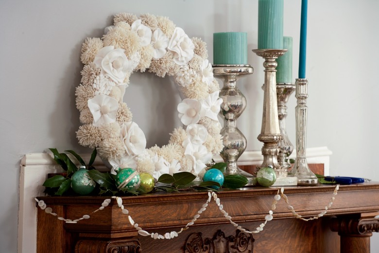 If you can thread a needle, you can make this charming button garland for your fireplace mantel.