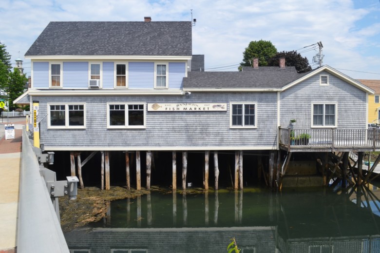 Sanders Fish Market | Where to Find a Good Lobster Roll in Portsmouth, NH