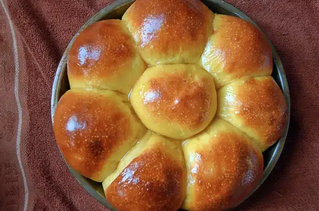 Shaker Squash Rolls