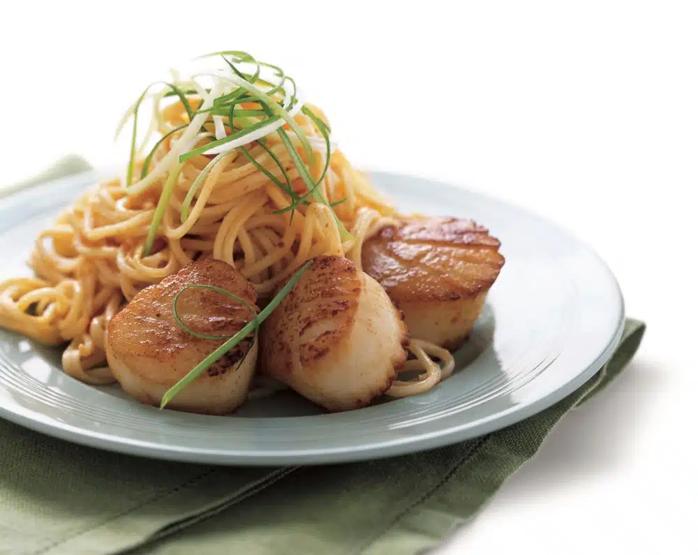 Soba Noodles Topped with Spicy Miso Scallops