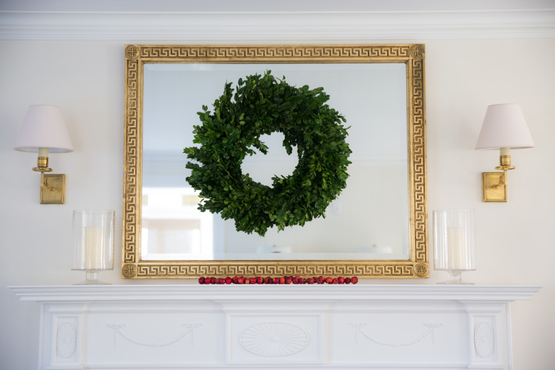 Indoor & Outdoor Wreath Ideas | Holiday Decorating