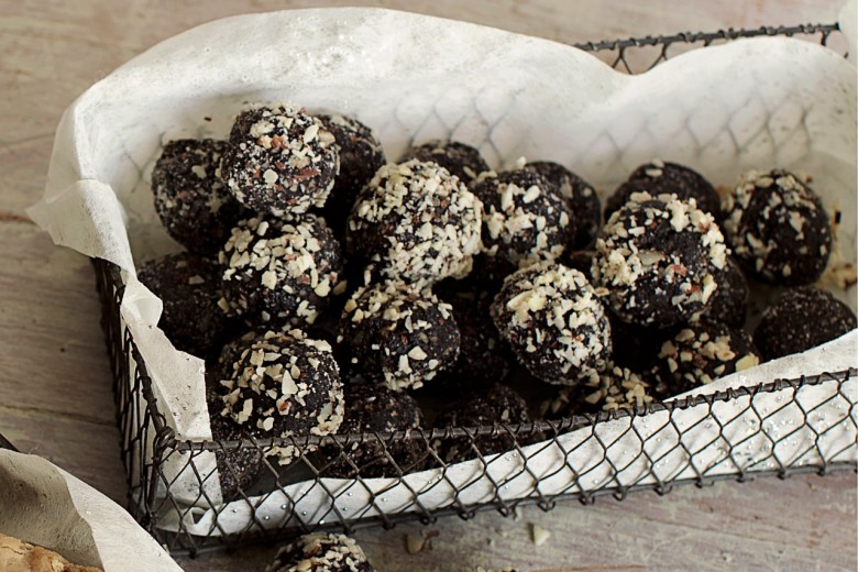 No-Bake Chocolate Rum Balls